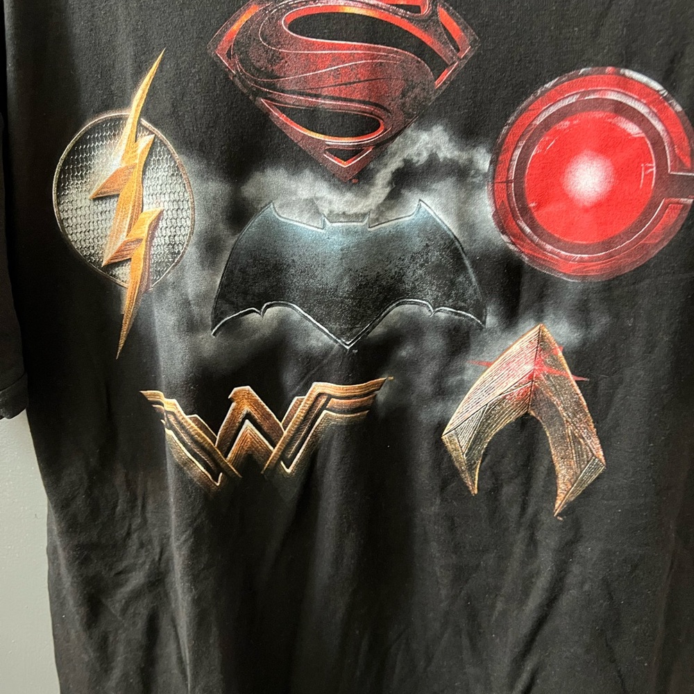 Justice League Men’s tee shirt, Black, size large